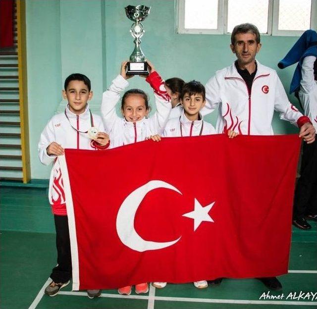 Canik Belediyespor’un Sporcuları Gururlandırdı