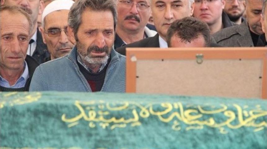 Kalp Krizinden Vefat Eden Atletizm Şampiyonuna H&uuml;z&uuml;nl&uuml; Veda