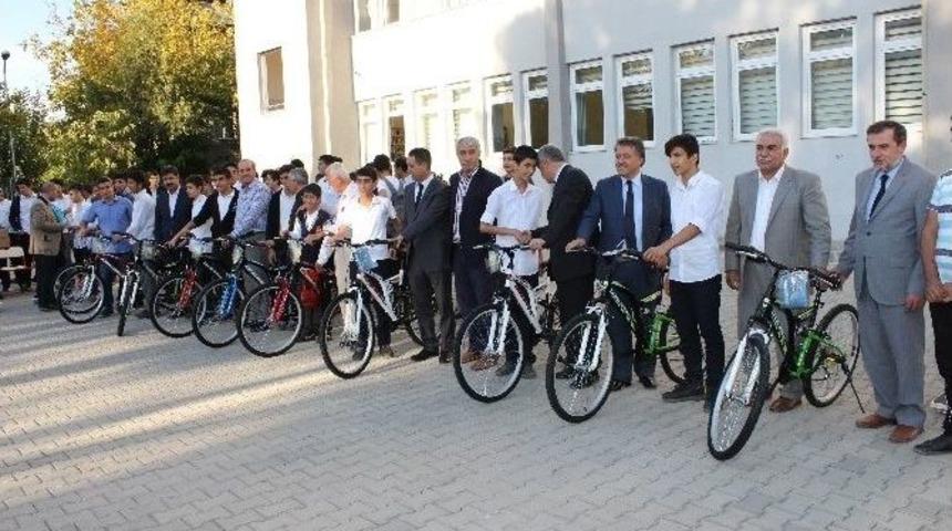 İmam Hatip Lisesinde Aşure Ve &Ouml;d&uuml;l Programı