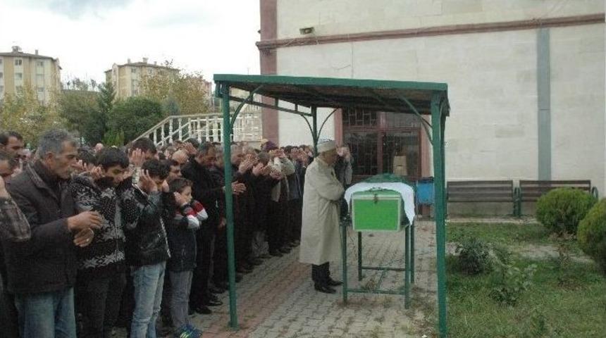 &Ouml;ld&uuml;r&uuml;len Site Y&ouml;neticisi Son Yolculuğuna Uğurlandı
