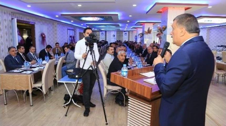 Muhtarlara Teşekk&uuml;r Plaketi