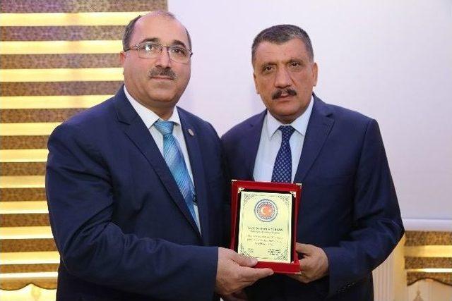 Muhtarlara Teşekk&uuml;r Plaketi 1