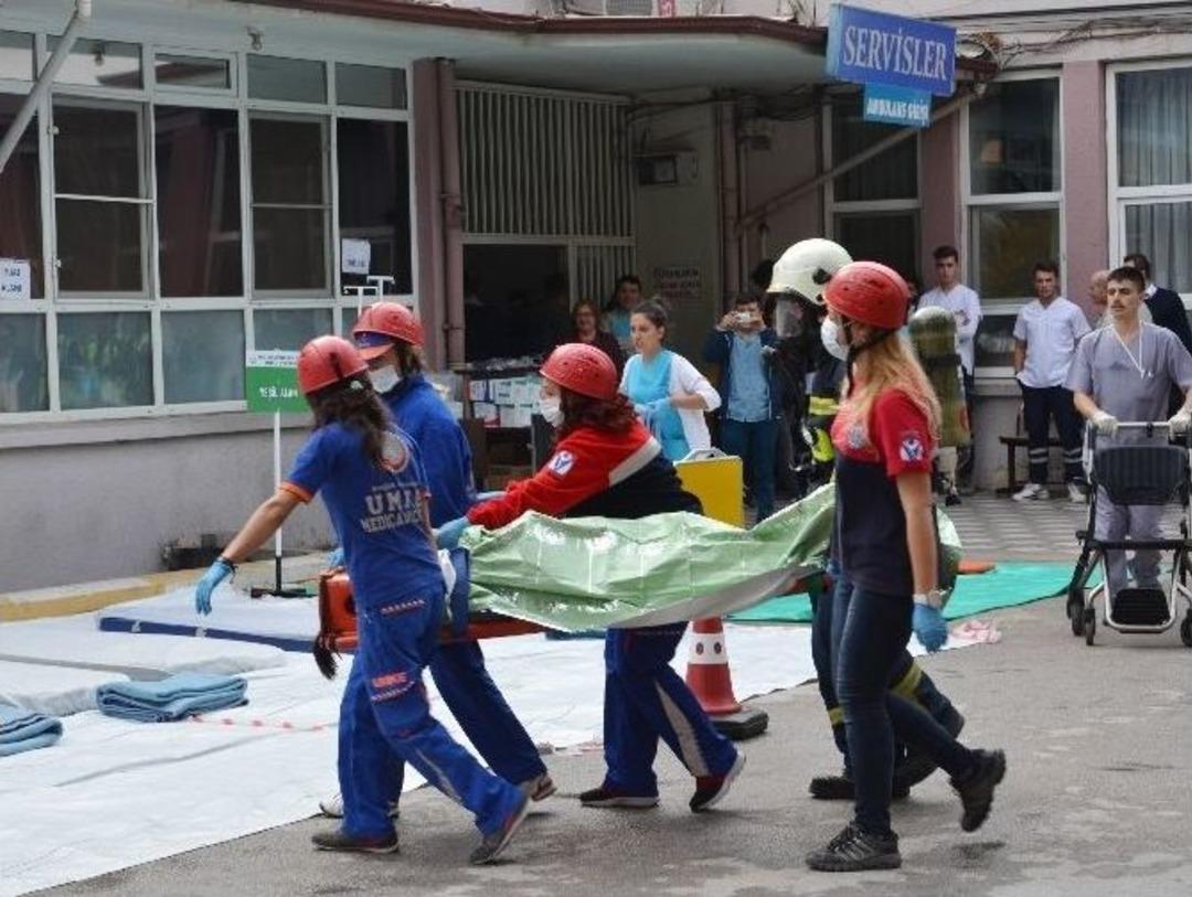 Soma&rsquo;da Deprem Tatbikatı Ger&ccedil;eğini Aratmadı