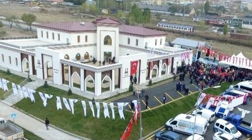 B&uuml;y&uuml;kşehir&rsquo;in K&uuml;lt&uuml;r Yatırımı Nurettin Top&ccedil;u Bilgi Evi A&ccedil;ıldı