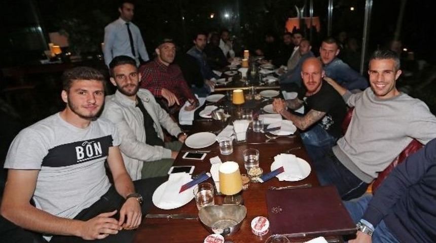 Fenerbah&ccedil;e&rsquo;ye Moral Yemeği