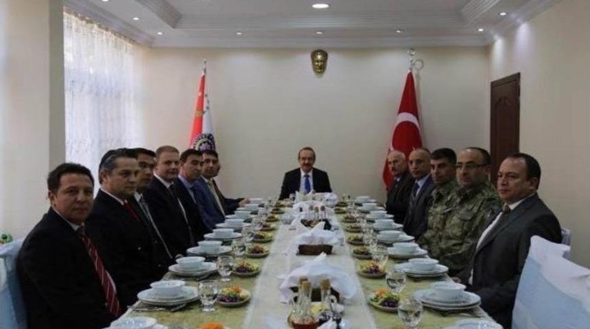 &Ccedil;alışkan&rsquo;a Veda Yemeği