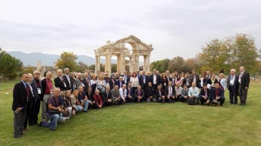 Konuk Gazeteciler Afrodisias&rsquo;ı Gezdi