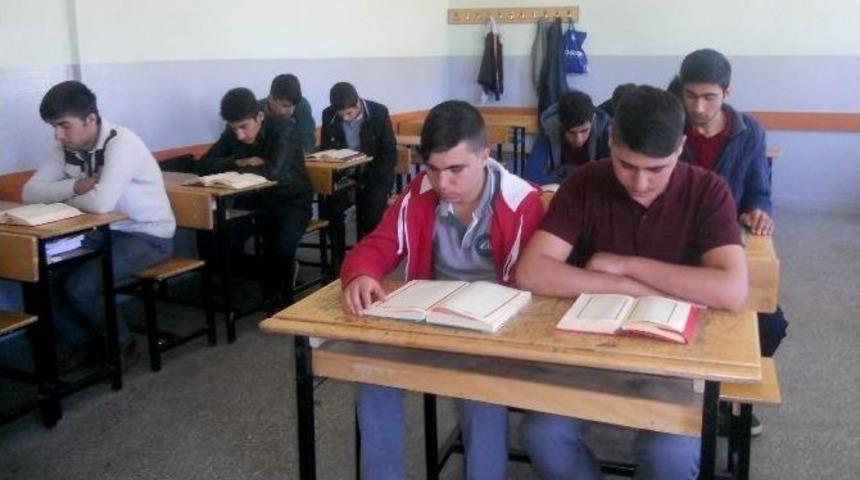 Derste Kalp Krizi Ge&ccedil;iren &Ouml;ğretmen Hayatını Kaybetti