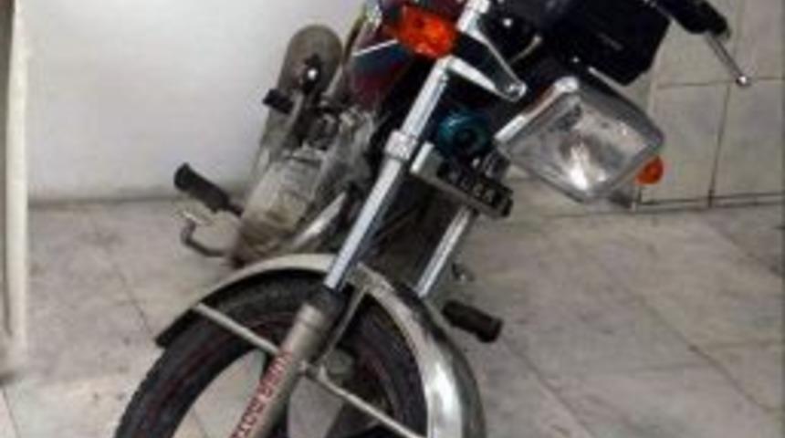 &Ccedil;alıntı Motosiklete Gezintiye &Ccedil;ıktı