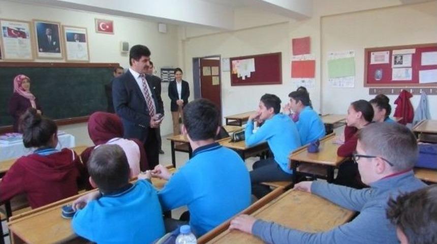 Ermiş&rsquo;in Okul Ziyaretleri S&uuml;r&uuml;yor