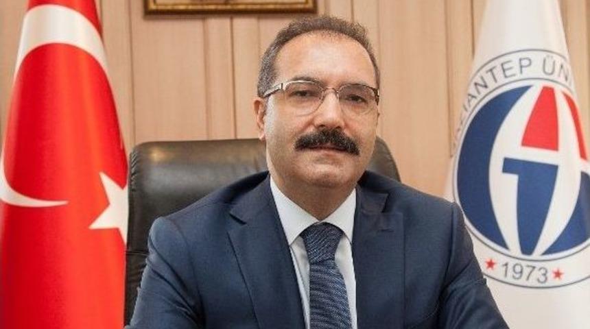 &Ccedil;i&ccedil;ekler Demokrasi Şehitlerine 25 Bin Tl Bağış Oldu