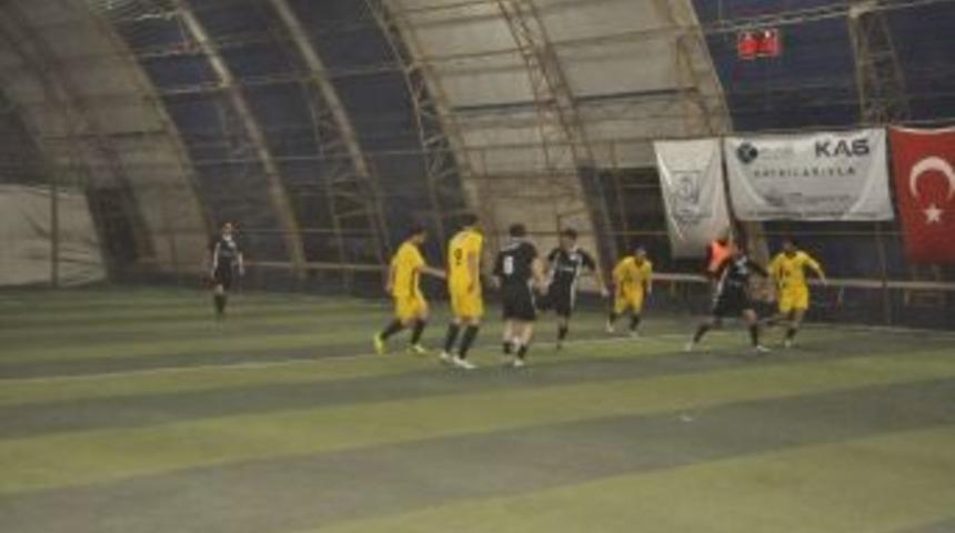 Mmo Futbol Turnuvası S&uuml;r&uuml;yor