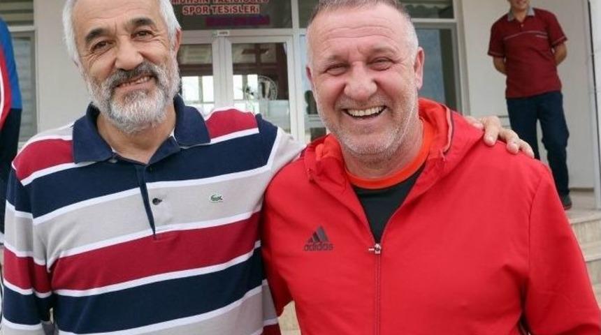 Sivasspor Teknik Direkt&ouml;r&uuml; Bakkal&rsquo;dan, Belediyespor&rsquo;a Ziyaret