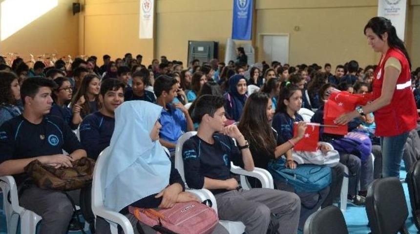 Y&uuml;reğir Gen&ccedil;lik Merkezi Tarafından &Ouml;ğrencilere "vatan Ve Bayrak Sevgisi" Etkinliği