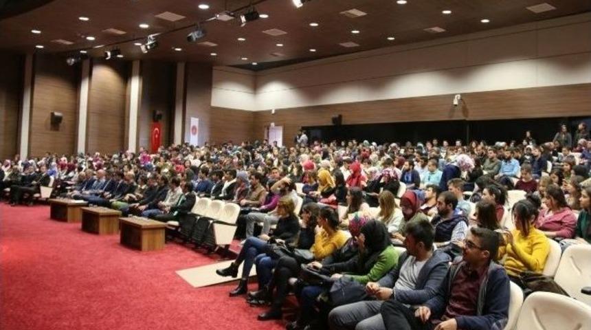 Ne&uuml;&rsquo;de &lsquo;cumhuriyetimizin İlanının 93. Yıl D&ouml;n&uuml;m&uuml;&rsquo; Konulu Panel D&uuml;zenlendi