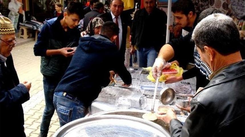 Sarıg&ouml;l Chp&rsquo;den Aşure İkramı