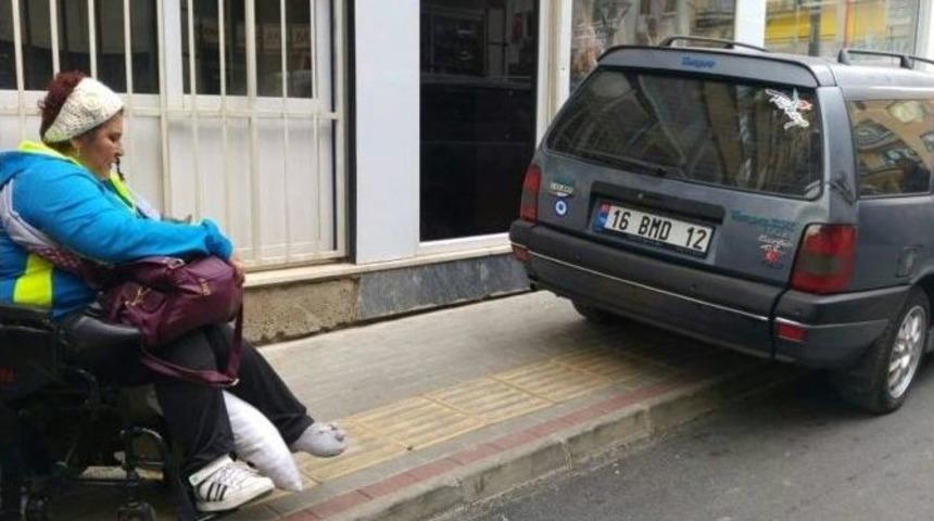 Engelli Yolu Ve Kaldırıma Park Edenlere Ceza Yağdı