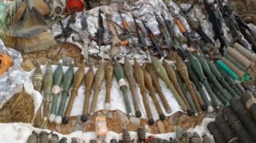 Hakkari&rsquo;de &Ccedil;ok Sayıda Silah Ve M&uuml;himmat Ele Ge&ccedil;irildi