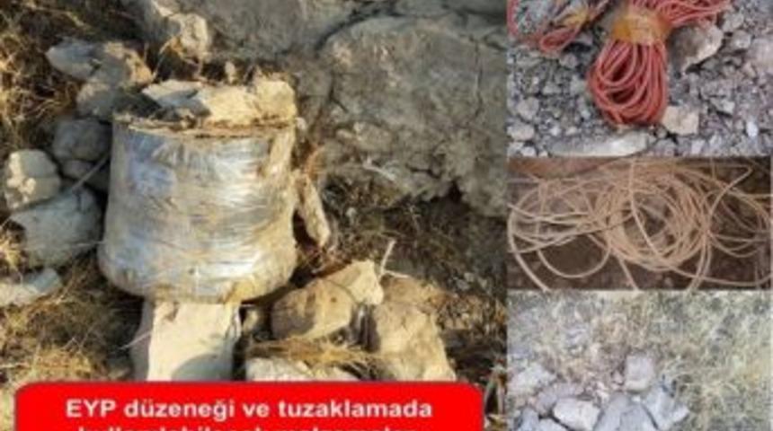 Tsk: &ldquo;etkisiz Hale Getirilen Ter&ouml;ristlerle Birlikte &Ccedil;ok Sayıda Silah Ve Te&ccedil;hizat Ele Ge&ccedil;irildi&rdquo;