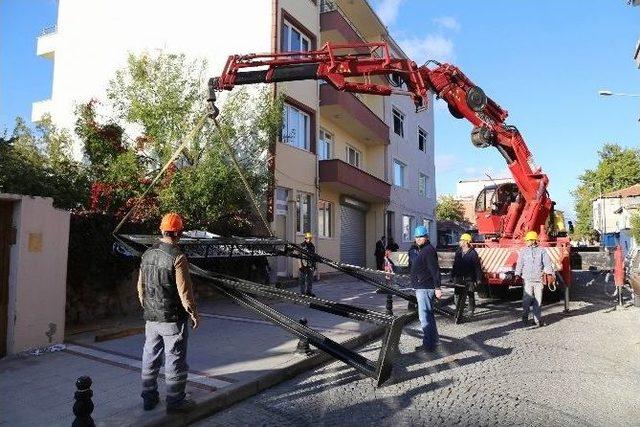 Yayla Mahallesi’ne “yol Takı” Montajı Yapıldı