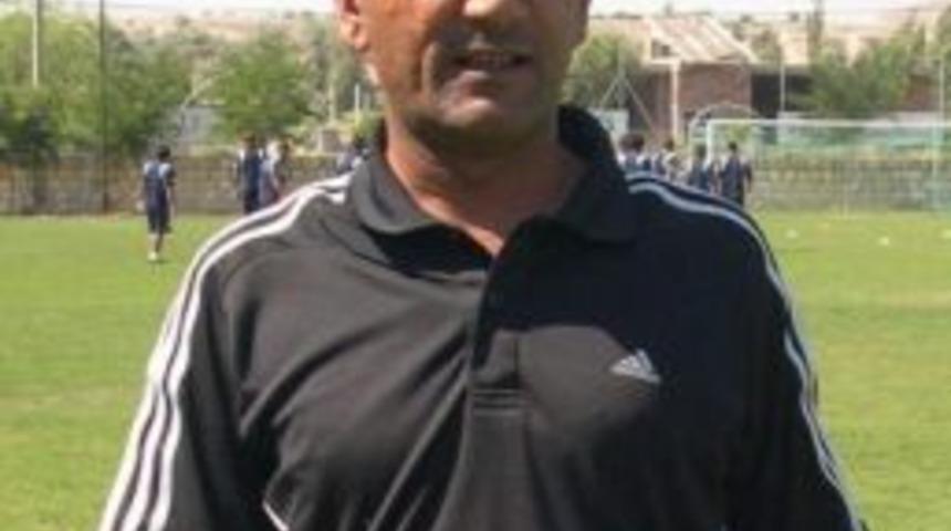 Erzin Belediyespor Recep Aydemir&rsquo;e Emanet