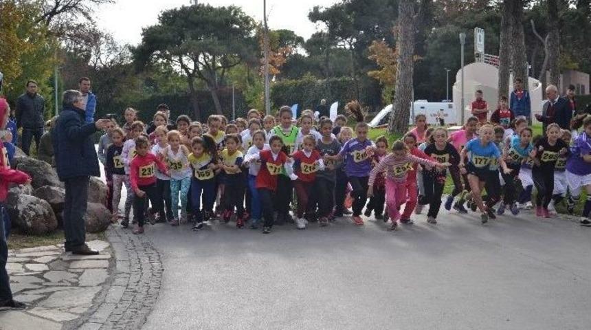 Cumhuriyet İ&ccedil;in Koştular