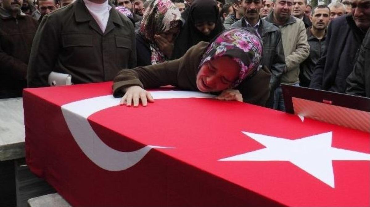 2 Ay &Ouml;nce Evlenen Şehit Uzman &Ccedil;avuş Son Yolculuğuna Uğurlanıyor