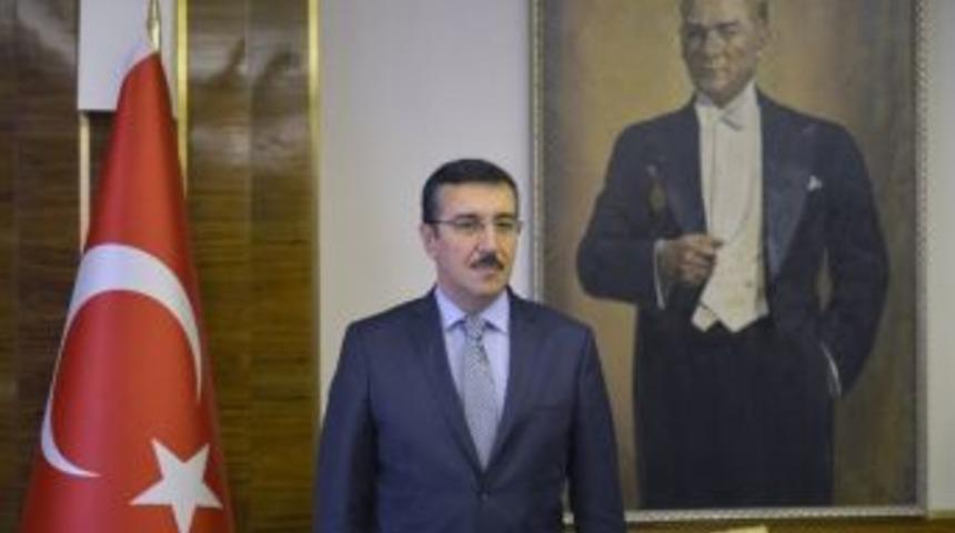 G&uuml;mr&uuml;k Bakanı T&uuml;fenkci&rsquo;den "cumhuriyet Bayramı" Mesajı