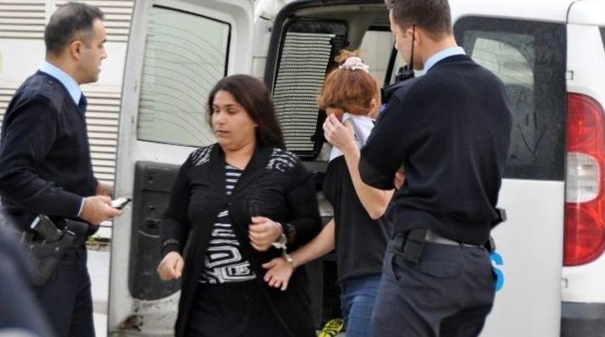 Kadın Hırsızlara Su&ccedil;&uuml;st&uuml;