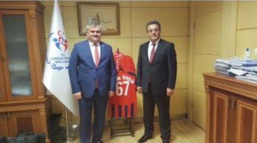 &Ccedil;aturoğlu, Gen&ccedil;lik Ve Spor Bakanlığı Ve Ptt Genel M&uuml;d&uuml;rl&uuml;ğ&uuml;&rsquo;n&uuml; Ziyaret Etti
