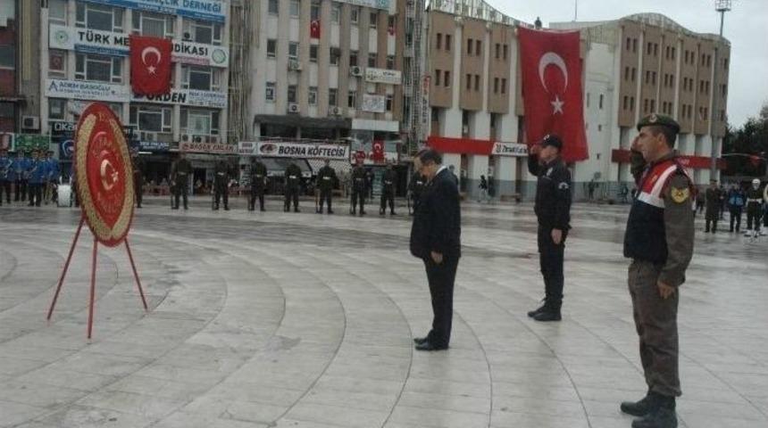 Cumhuriyetin 93. Yıl D&ouml;n&uuml;m&uuml; Etkinlikleri &Ccedil;elenk Sunumuyla Başladı