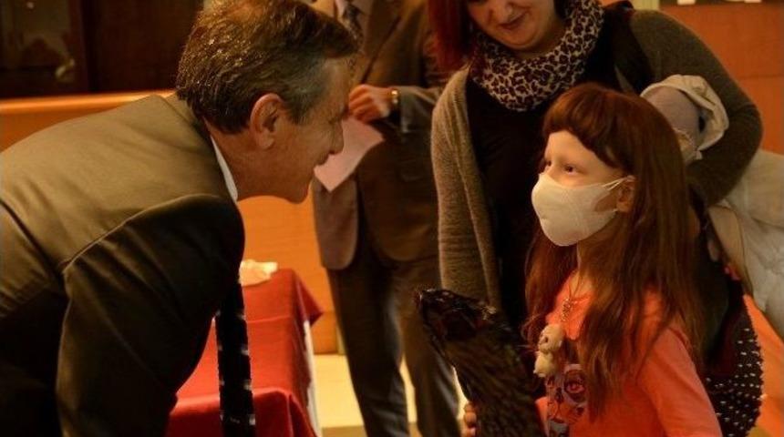 Cumhuriyet İ&ccedil;in &rsquo;hadi Bizi G&ouml;n&uuml;lden Destekle&rsquo; Kutlaması