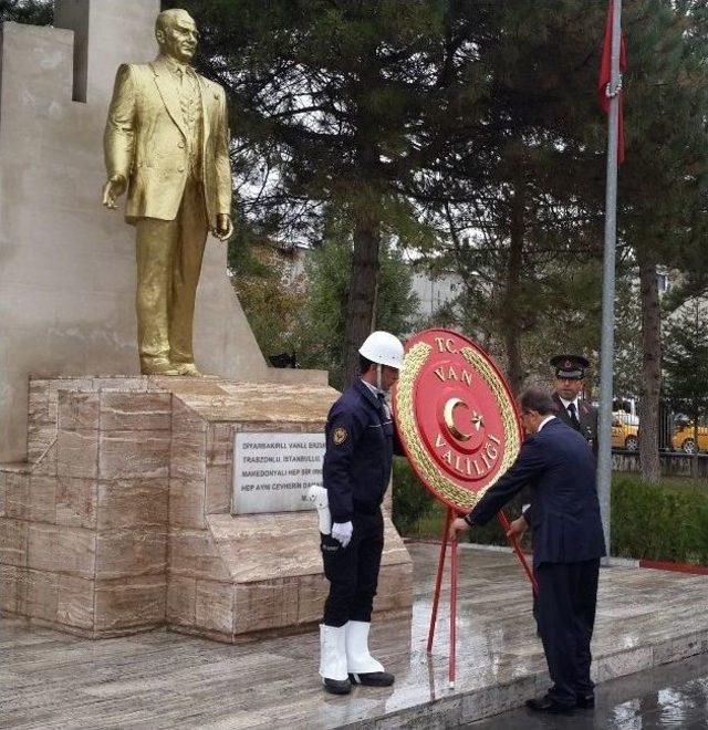 Van’da Cumhuriyet Bayramı Kutlamaları Başladı