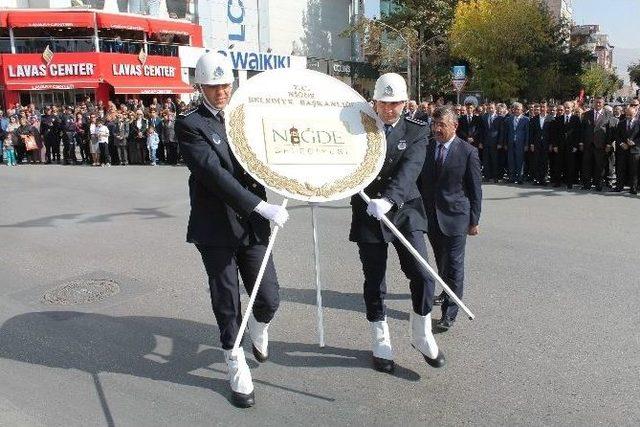 Niğde 29 Ekim Kutlamaları Törenle Başladı