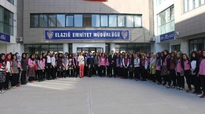 Elazığ&rsquo;da 2 Bin 400 &Ouml;ğrenciye Konferans Verildi