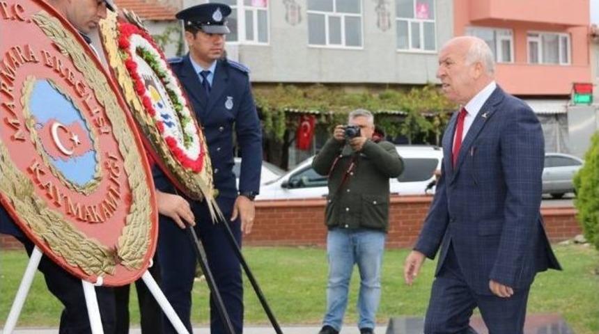 Marmaraereğlisi&rsquo;nde 29 Ekim Cumhuriyet Bayramı &Ccedil;elenk Sunma T&ouml;reni