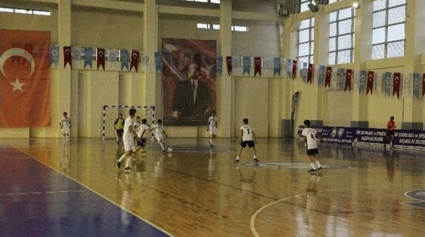 Şahinbey Belediyesinin D&uuml;zenlediği Futsal Turnuvası Sona Erdi