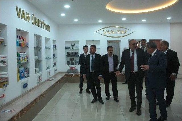 T&uuml;msiad Heyetinden Van&rsquo;a &Ccedil;ıkarma 1