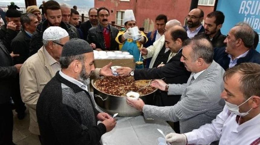 Edebali Aşure Dağıttı