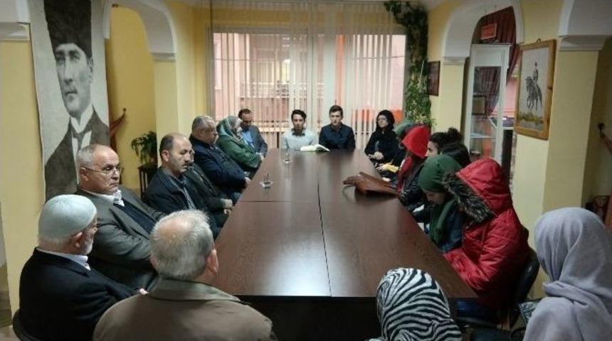 Yurt &Ouml;ğrencileri Şehit Ailelerini Ziyaret Etti