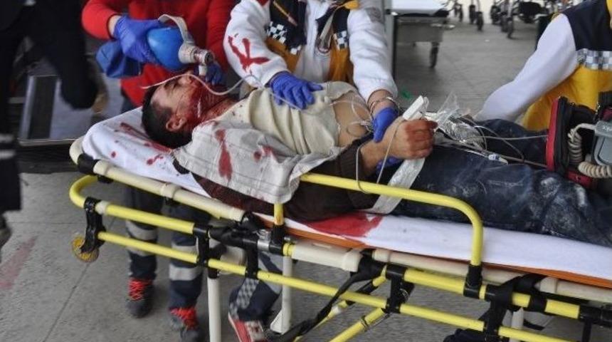 Camın Altında Kalan İş&ccedil;i Hayatını Kaybetti