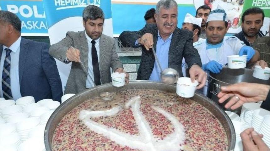 Yeşilyurt Belediyesi 165 Camide 100 Bin Vatandaşa Aşure İkram Etti