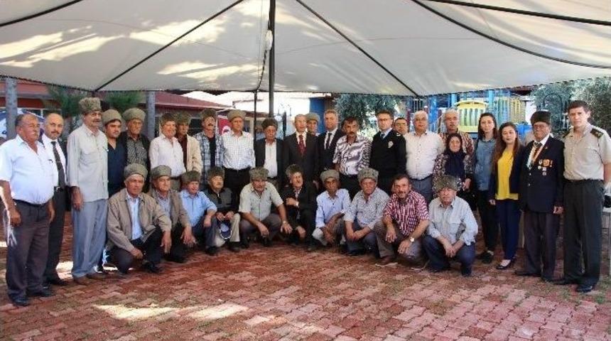 Kumluca&rsquo;da Gaziler Tek Tip Elbise Giyecek