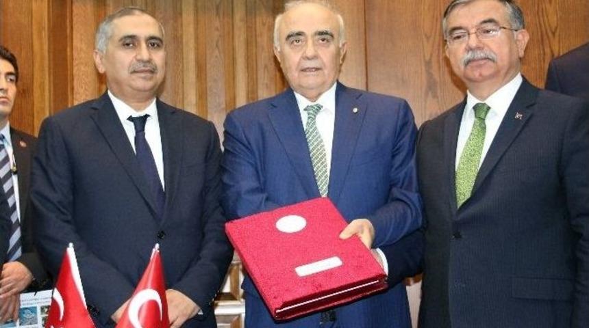 Milli Eğitim Bakanı Dr. İsmet Yılmaz: