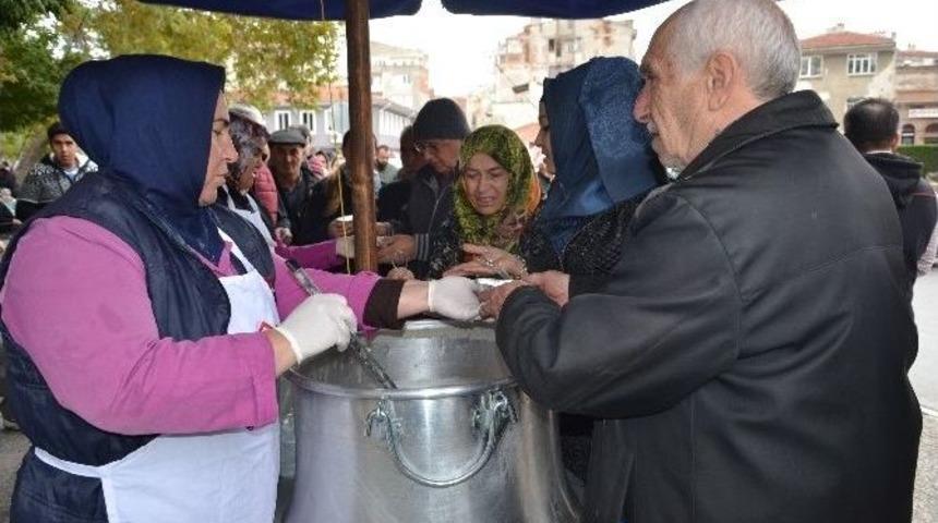 Sporculardan Şehitler İ&ccedil;in Aşure Hayrı