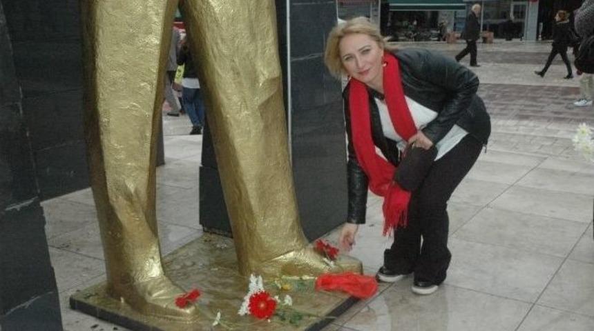 Tkb Başkanı Yağan Ve Y&ouml;netimi Atat&uuml;rk Anıtına &Ccedil;i&ccedil;ek Bıraktı