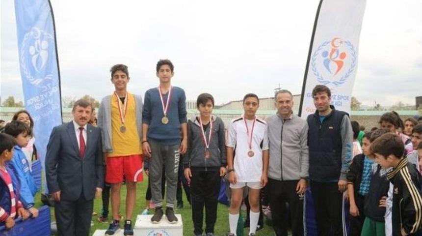 Demokrasi Şehitleri Ve Cumhuriyet İ&ccedil;in Koştular