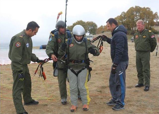 Milletvekilinden Havada 29 Ekim Kutlaması