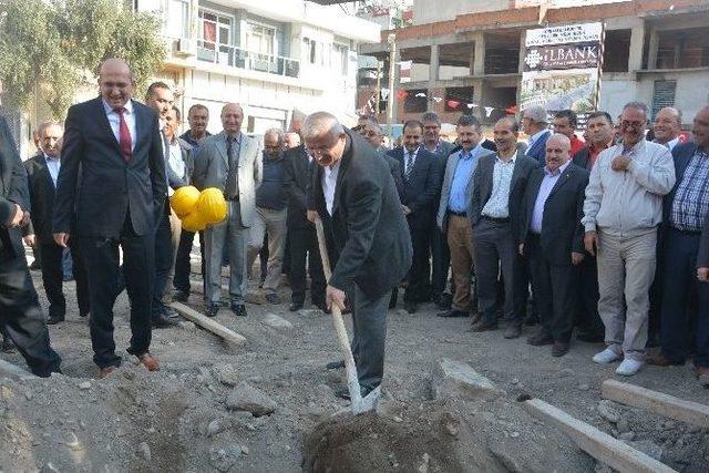 Torbalı’da 512 Metrekarelik Sosyal Marketin Temeli Atıldı