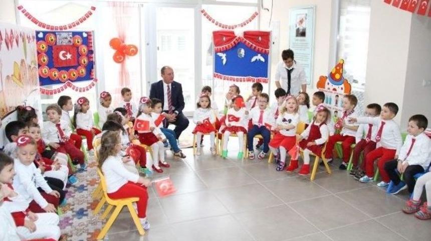 Başkan Işık, &Ouml;ğrencilerle Birlikte 29 Ekim Cumhuriyet Bayramını Kutladı